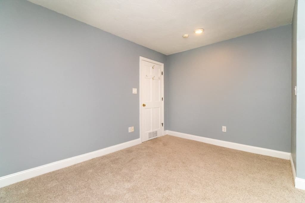 Condominium at 35 Chestnut St # 2, Chelsea MA 02150, Chelsea, photo 18 of 24