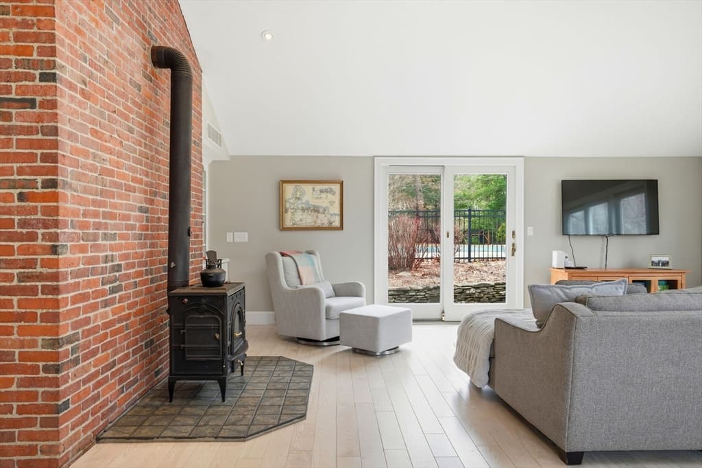 180 Chestnut St, Duxbury MA 02332 photo 11