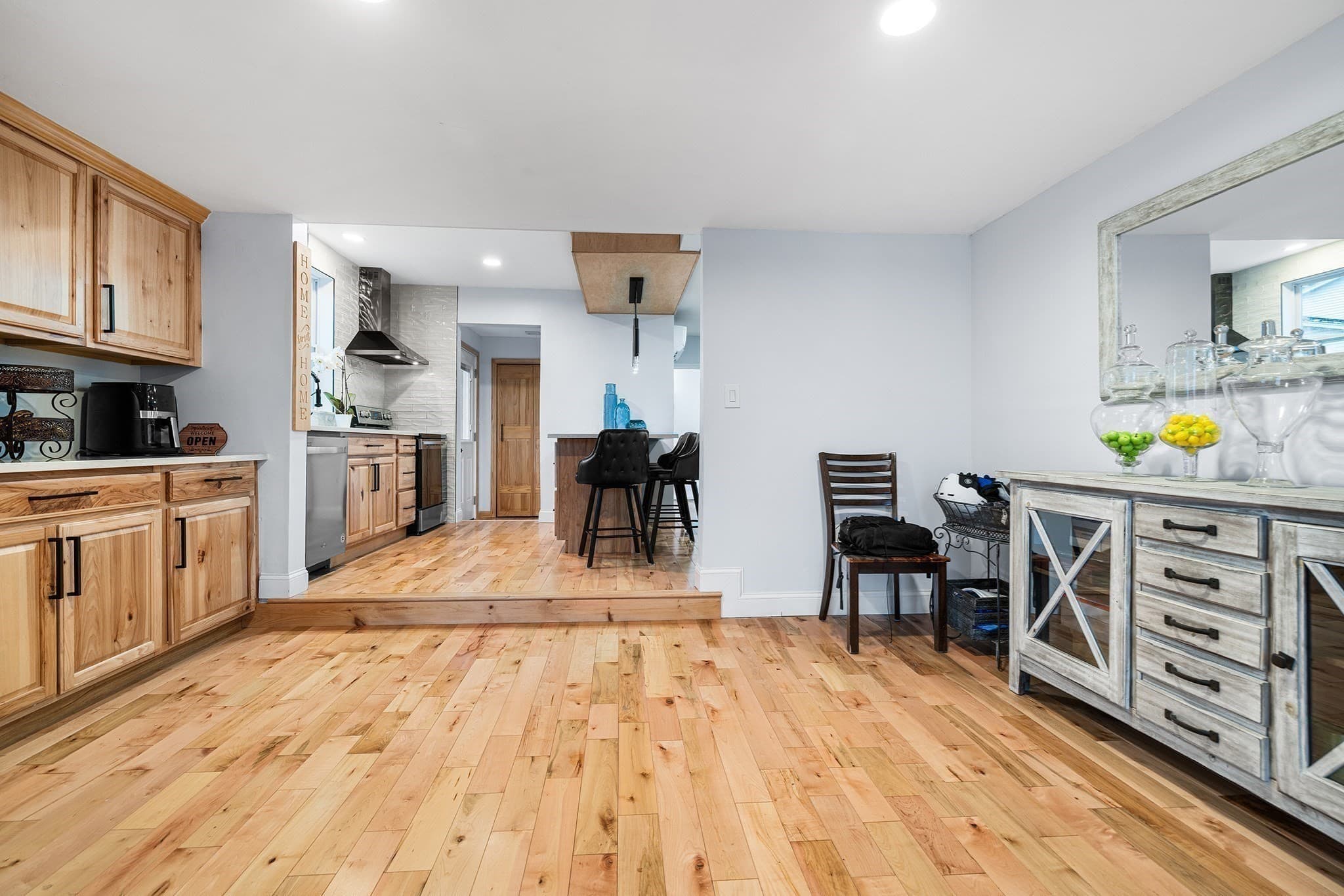 Single Family Residence at 104 Sw Cutoff, Northborough MA 01532, photo 6 of 33