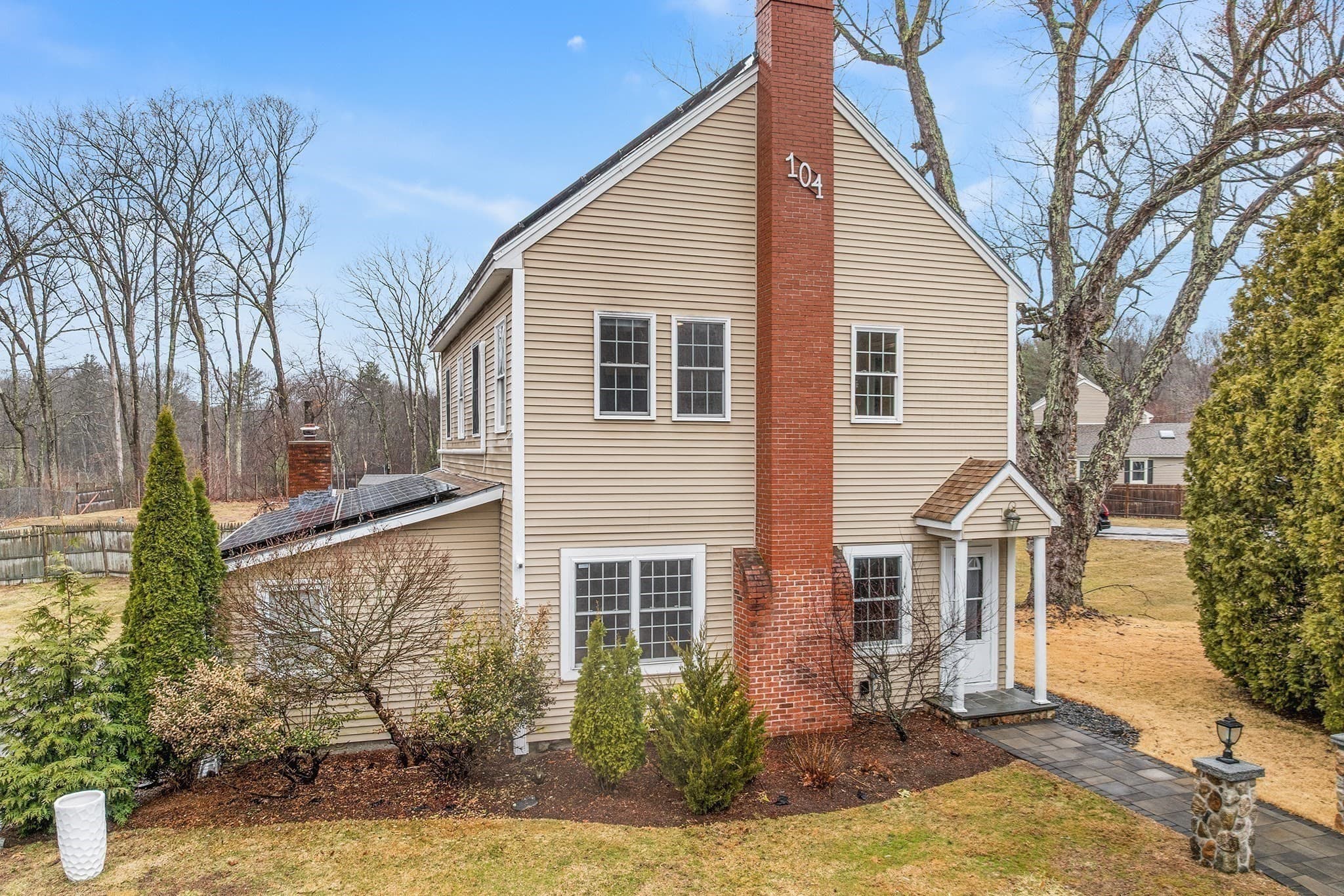 Single Family Residence at 104 Sw Cutoff, Northborough MA 01532, photo 3 of 33