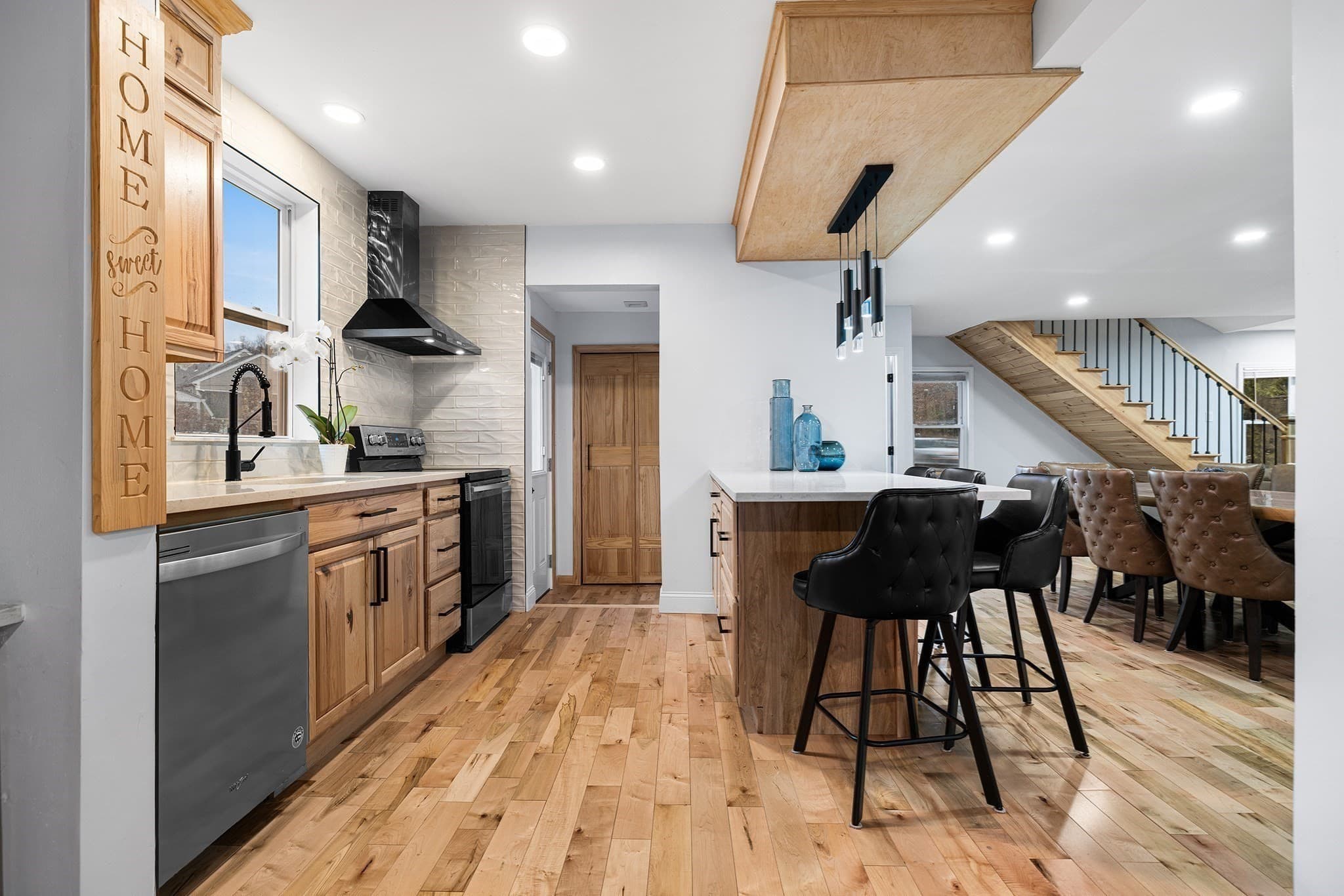 Single Family Residence at 104 Sw Cutoff, Northborough MA 01532, photo 9 of 33
