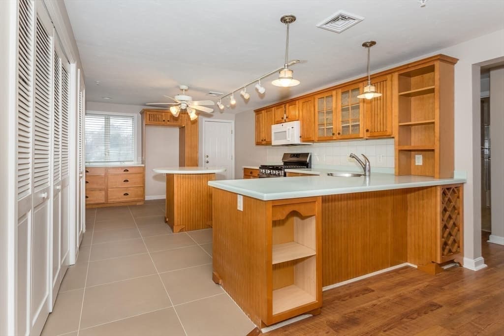Condominium at 4 Highland Terrace # 415, Plymouth MA 02360, Plymouth, photo 6 of 29