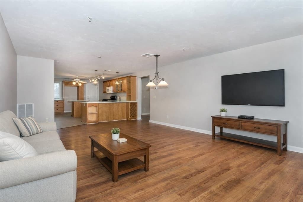 Condominium at 4 Highland Terrace # 415, Plymouth MA 02360, Plymouth, photo 7 of 29