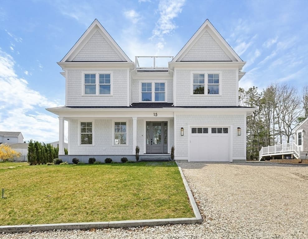 15 Ingleside Dr, Falmouth MA 02536