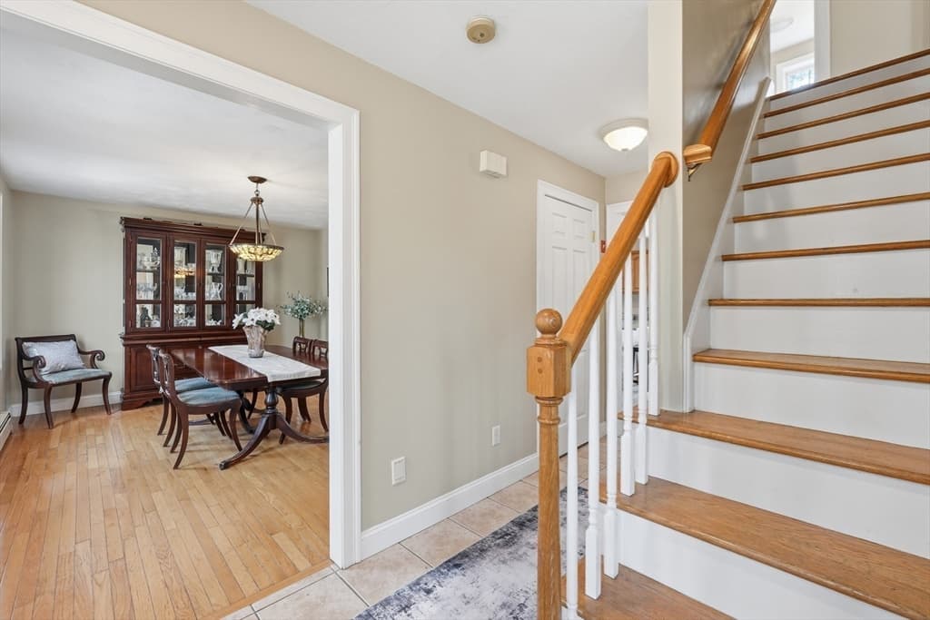 Single Family Residence at 331 E County Rd, Rutland MA 01543, photo 13 of 35