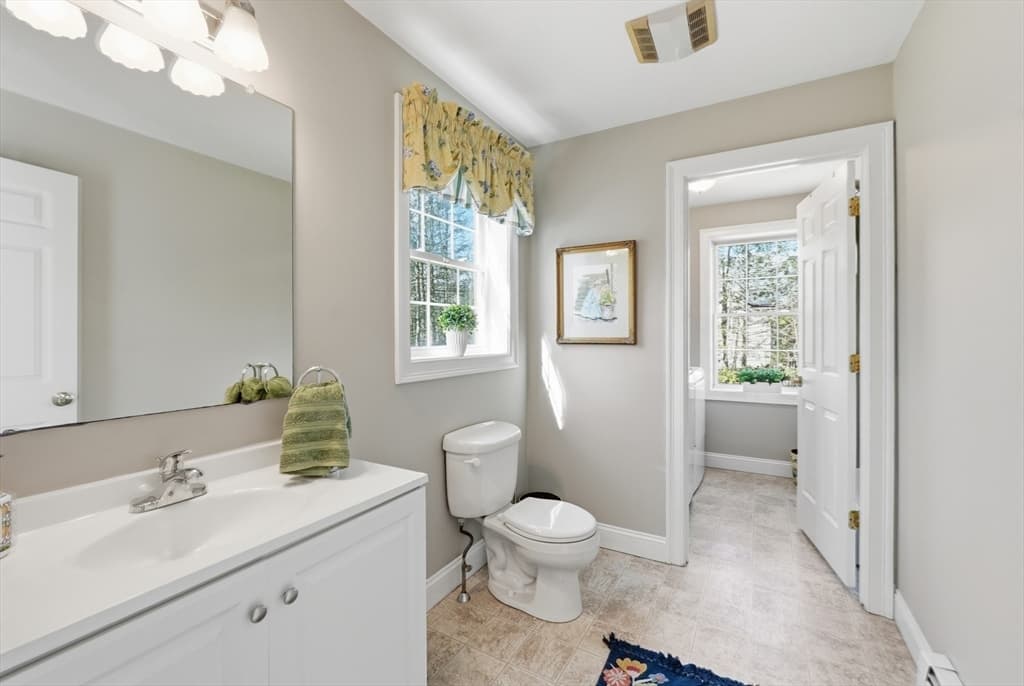 Single Family Residence at 331 E County Rd, Rutland MA 01543, photo 17 of 35