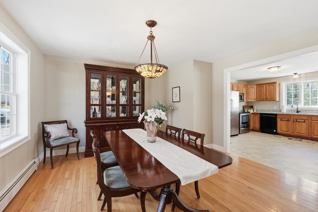 Single Family Residence at 331 E County Rd, Rutland MA 01543, photo 14 of 35