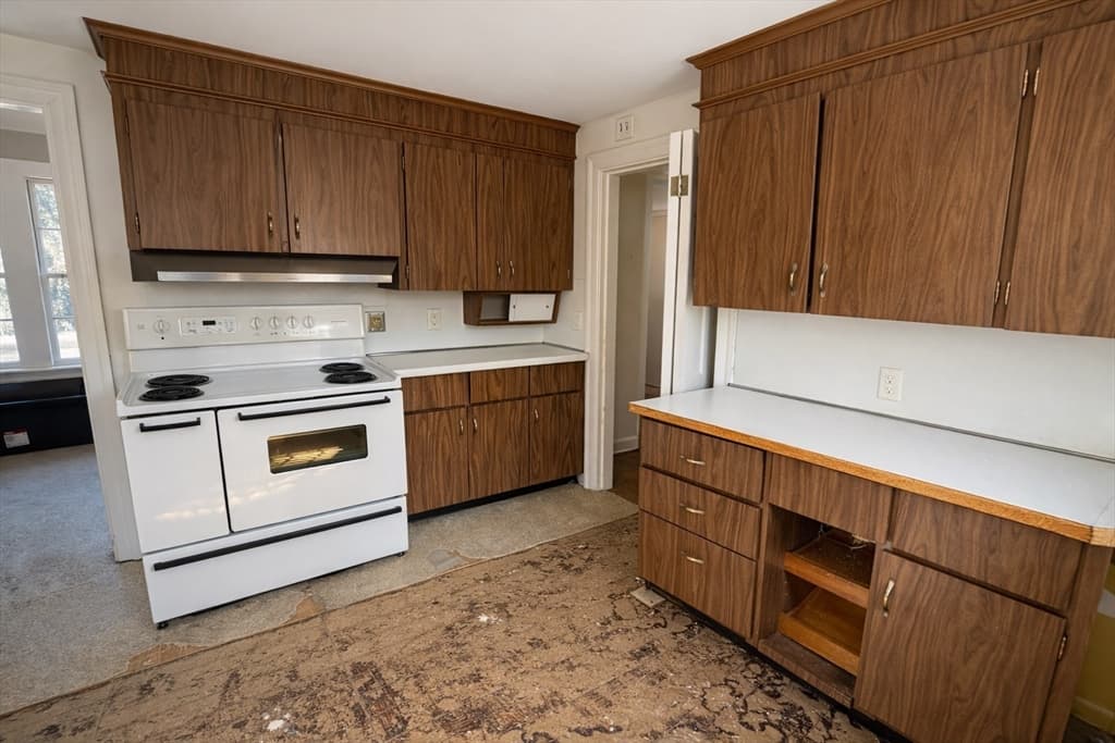 Single Family Residence at 160 Reservoir Rd, Brookline MA 02467, photo 6 of 6