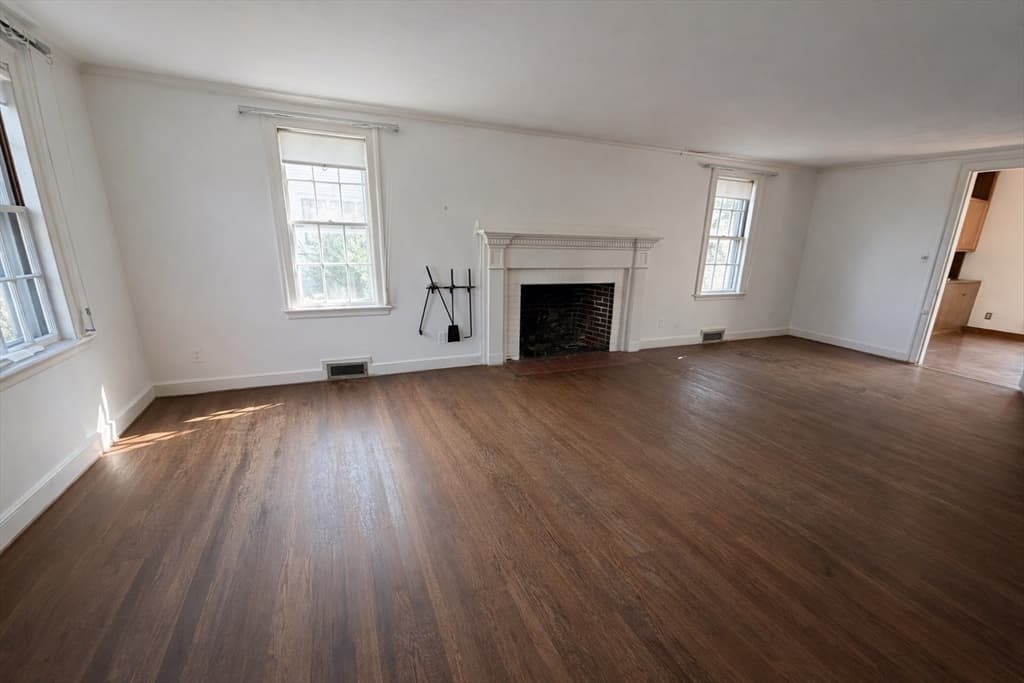 Single Family Residence at 160 Reservoir Rd, Brookline MA 02467, photo 3 of 6