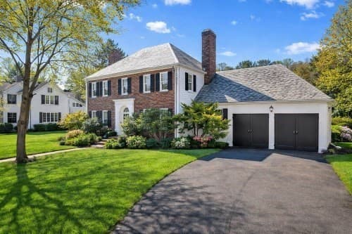 160 Reservoir Rd, Brookline MA 02467