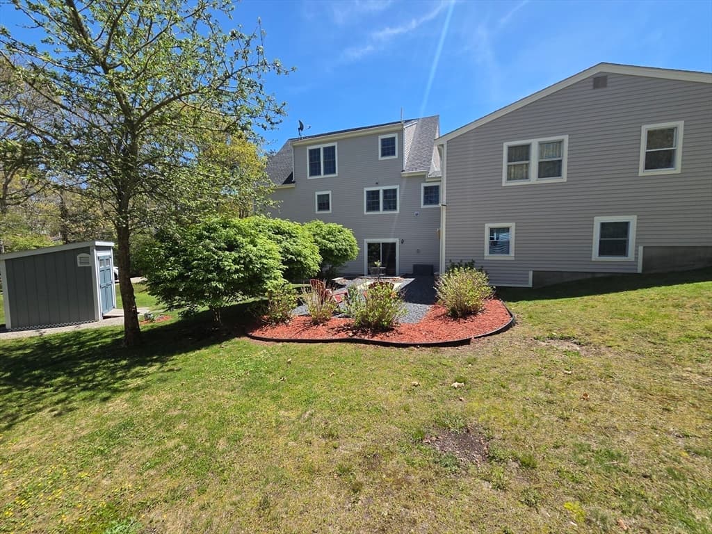Single Family Residence at 1 Katies Way, Sandwich MA 02563, photo 6 of 42