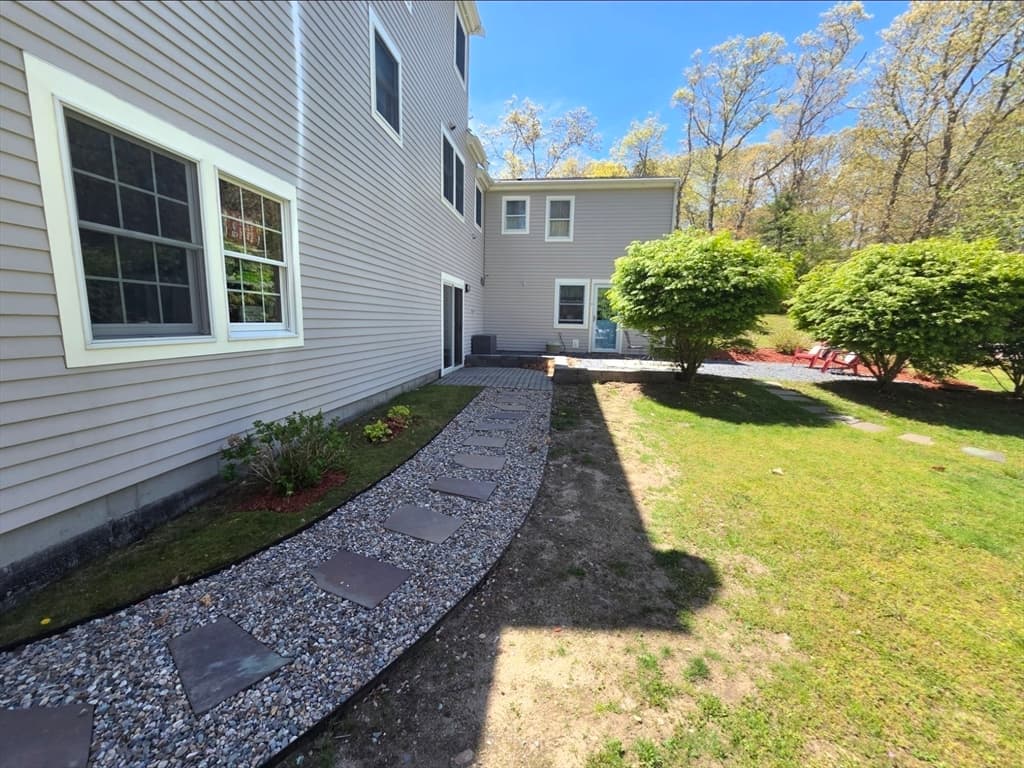 Single Family Residence at 1 Katies Way, Sandwich MA 02563, photo 7 of 42