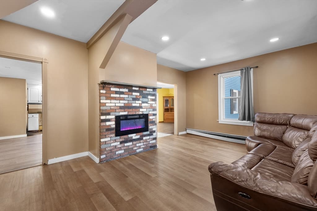Single Family Residence at 38 11th Ave, Haverhill MA 01830, photo 3 of 38