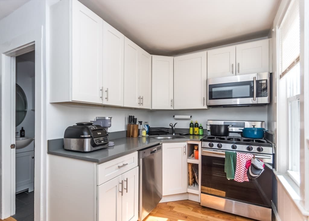 5-9 Family at 252-254 Crescent Street, Waltham MA 02453, Waltham, photo 6 of 23