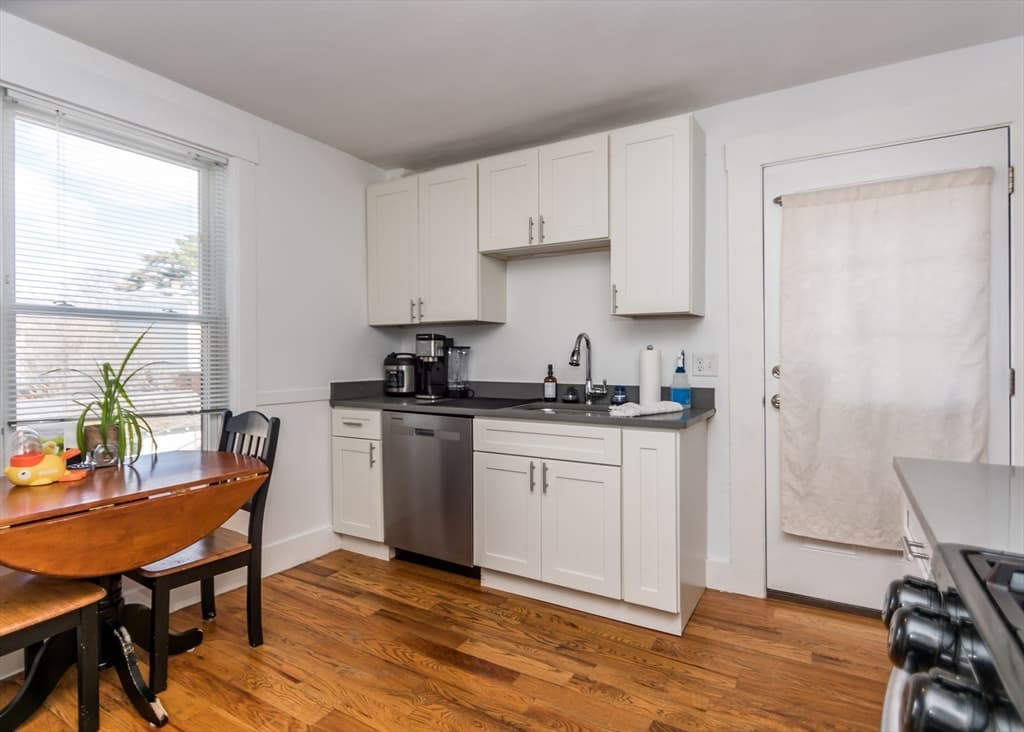 5-9 Family at 252-254 Crescent Street, Waltham MA 02453, Waltham, photo 5 of 23