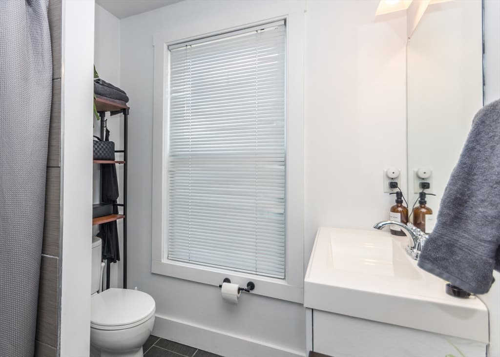 5-9 Family at 252-254 Crescent Street, Waltham MA 02453, Waltham, photo 19 of 23