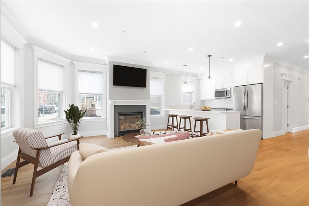 Condominium at 109 Ellington # 1, Boston MA 02121, photo 2 of 35