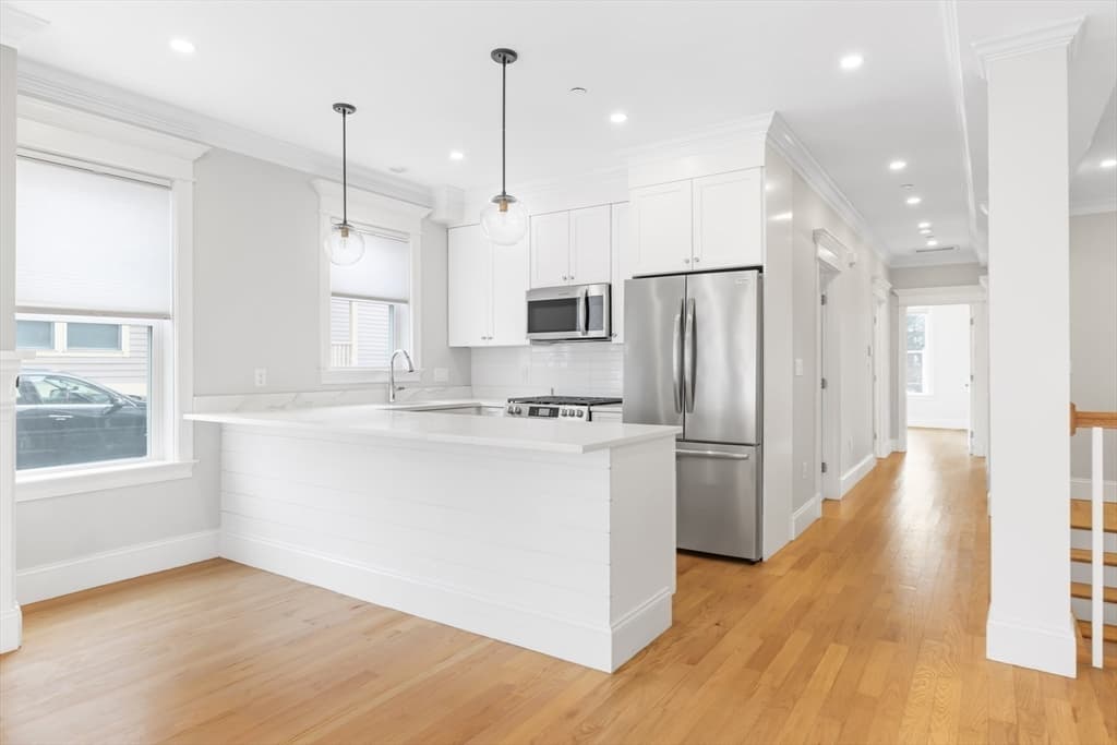 Condominium at 109 Ellington # 1, Boston MA 02121, photo 7 of 35