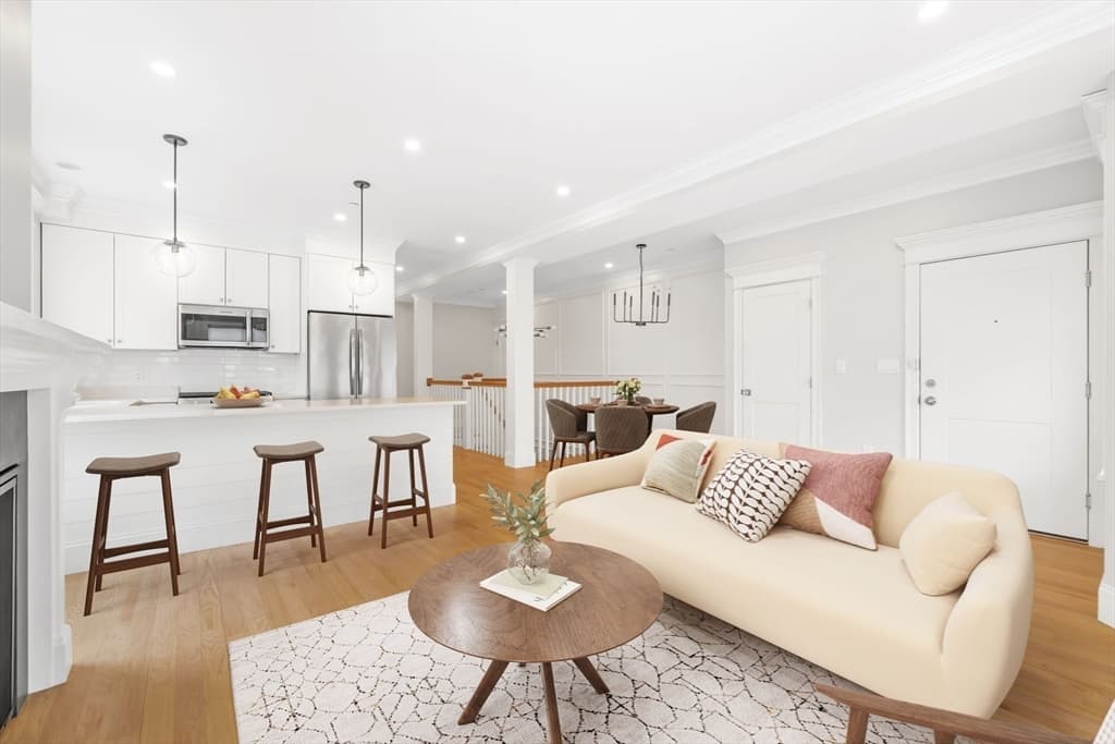 Condominium at 109 Ellington # 1, Boston MA 02121, photo 3 of 35