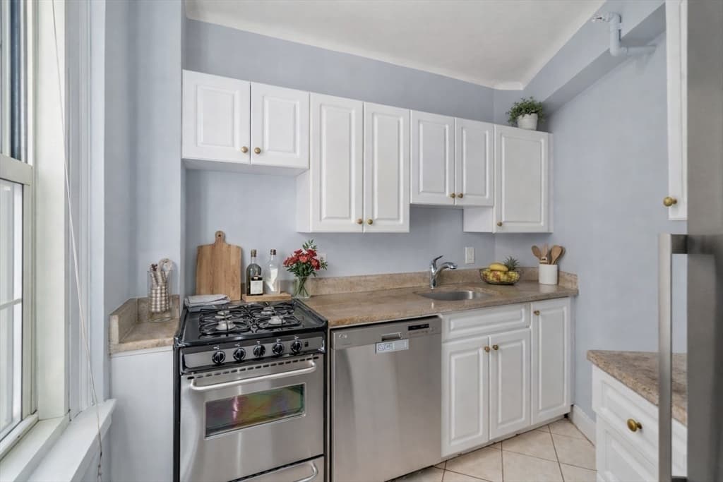 Condominium at 1450-1454 Beacon St # 643, Brookline MA 02446, photo 5 of 31