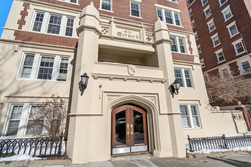 Condominium at 1450-1454 Beacon St # 643, Brookline MA 02446, photo 11 of 31