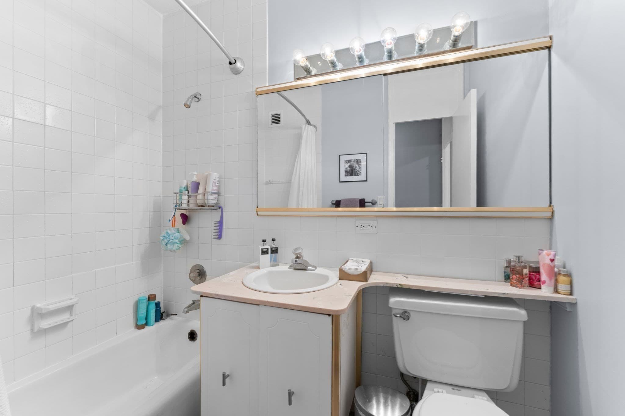 Condominium at 85 East India Row # 25A, Boston MA 02110, photo 12 of 25