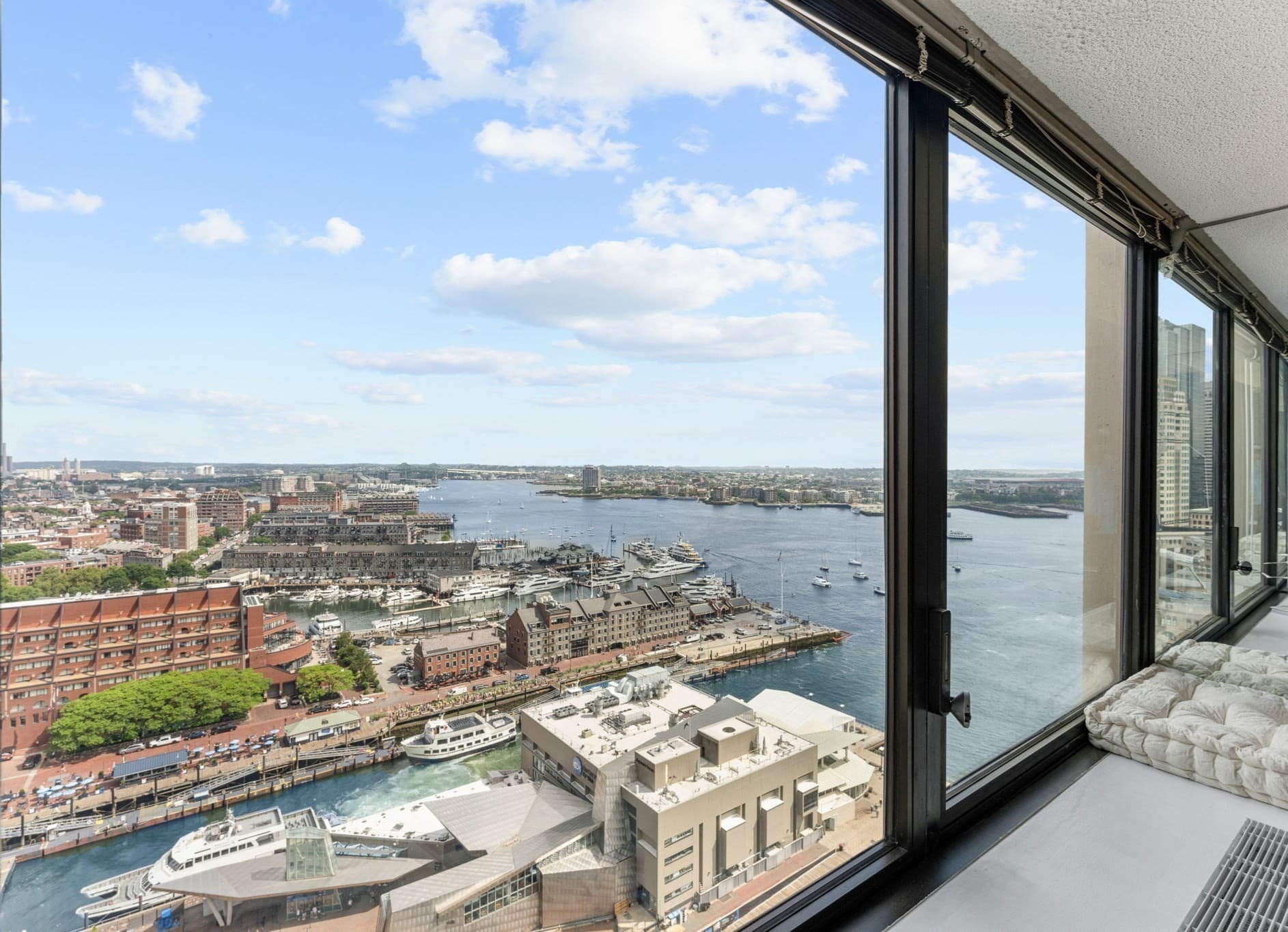 Condominium at 85 East India Row # 25A, Boston MA 02110, photo 3 of 25