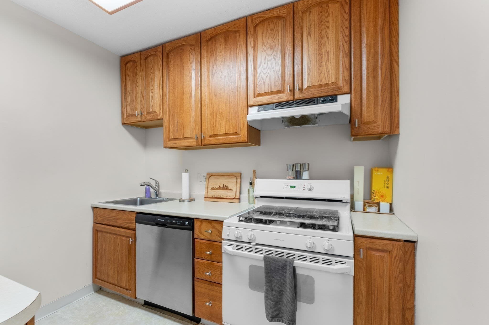 Condominium at 85 East India Row # 25A, Boston MA 02110, photo 9 of 25