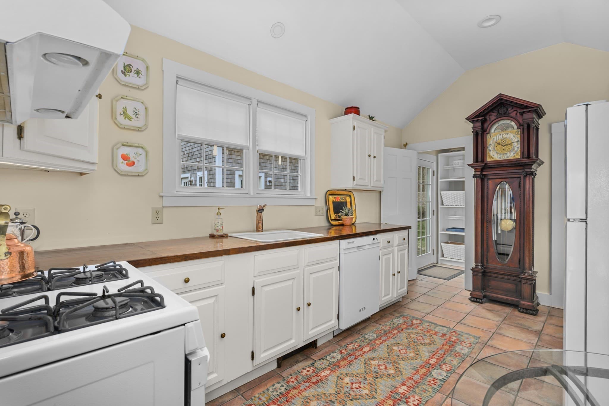 Single Family Residence at 332 S Orleans Road, Orleans MA 02653, Orleans, photo 10 of 33