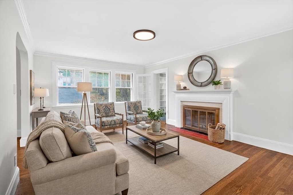 Single Family Residence at 575 Chestnut St, Newton MA 02468, photo 7 of 39