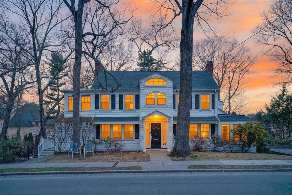 Single Family Residence at 575 Chestnut St, Newton MA 02468, photo 3 of 39