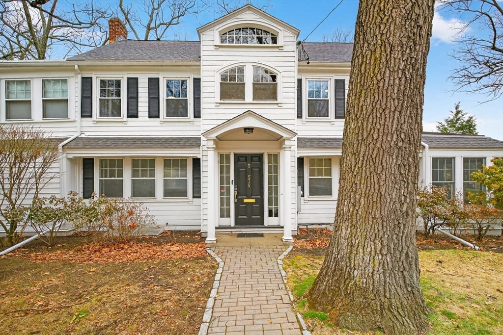 575 Chestnut St, Newton MA 02468