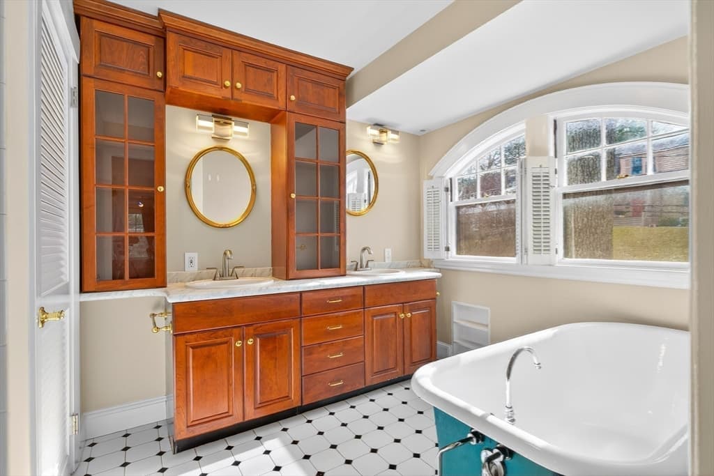 Single Family Residence at 575 Chestnut St, Newton MA 02468, photo 31 of 39