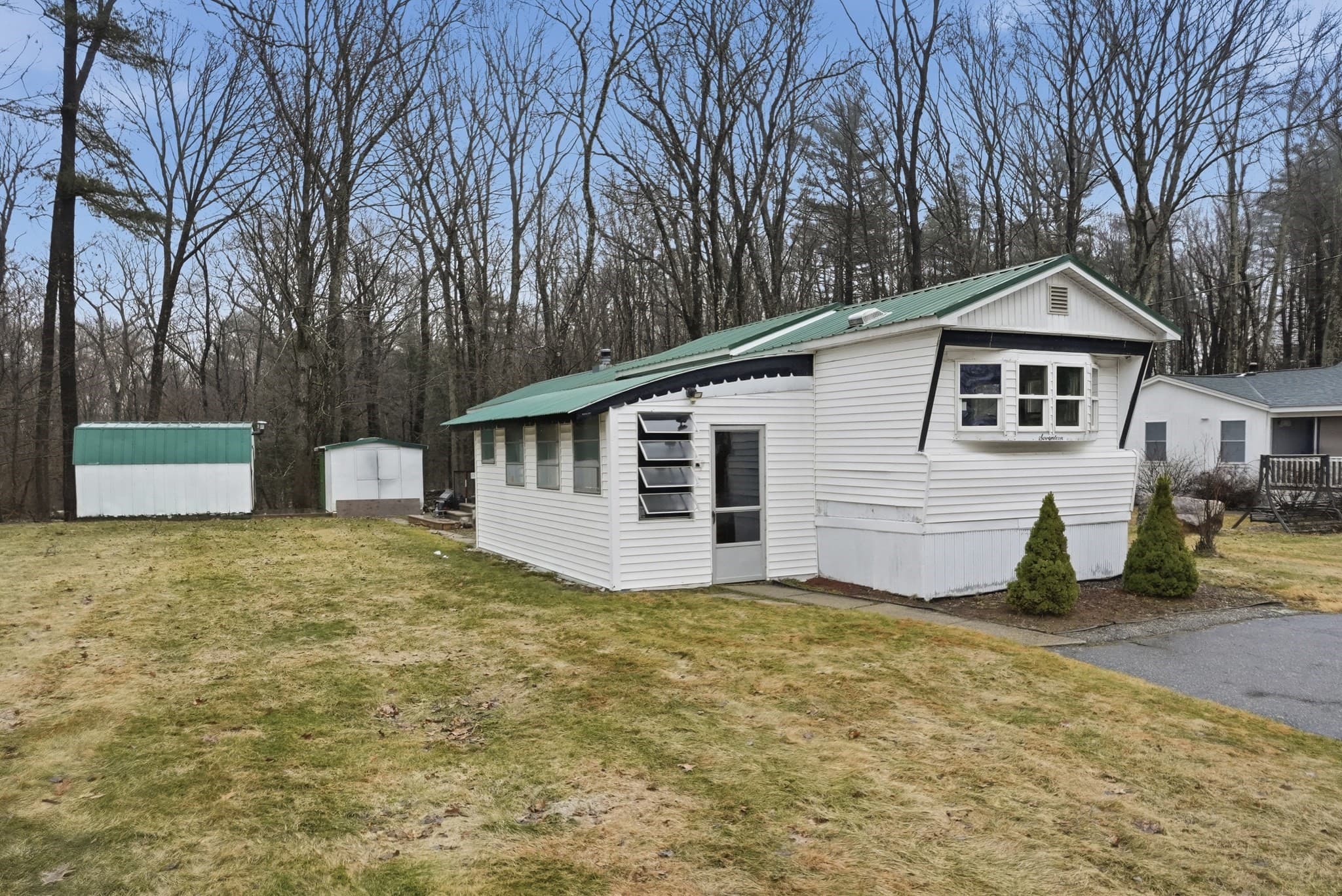 Mobile Home at 17 Conestoga Trail, Brookfield MA 01506, photo 2 of 20