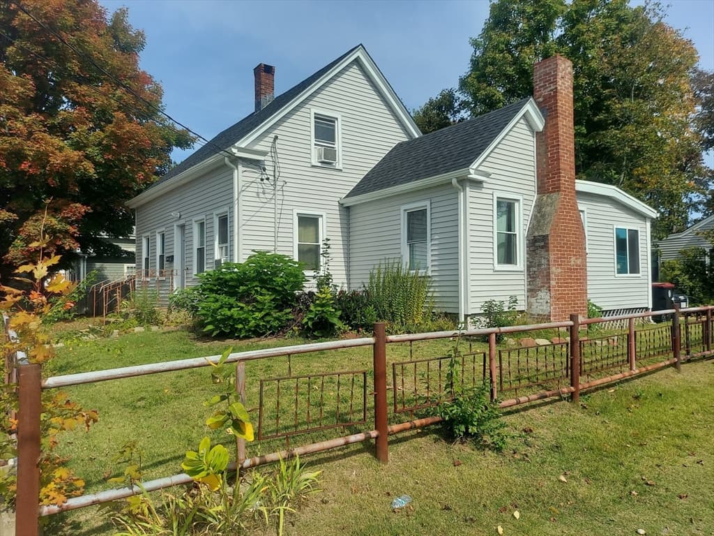 28 Grove Ave, Brockton MA 02302