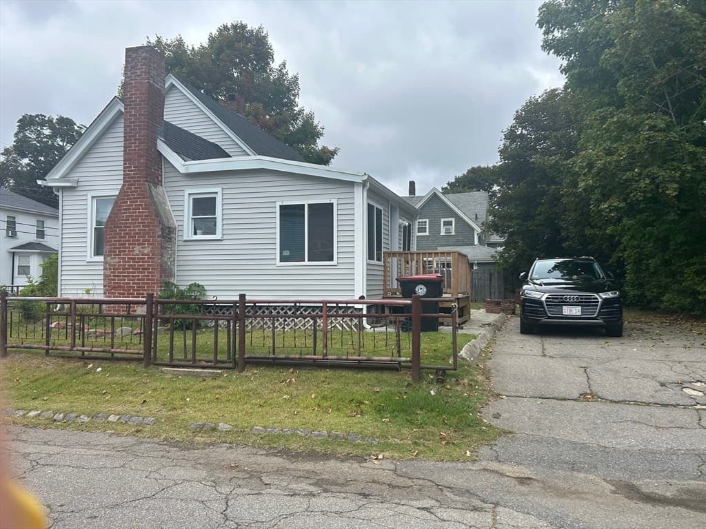 Single Family Residence at 28 Grove Ave, Brockton MA 02302, photo 4 of 19