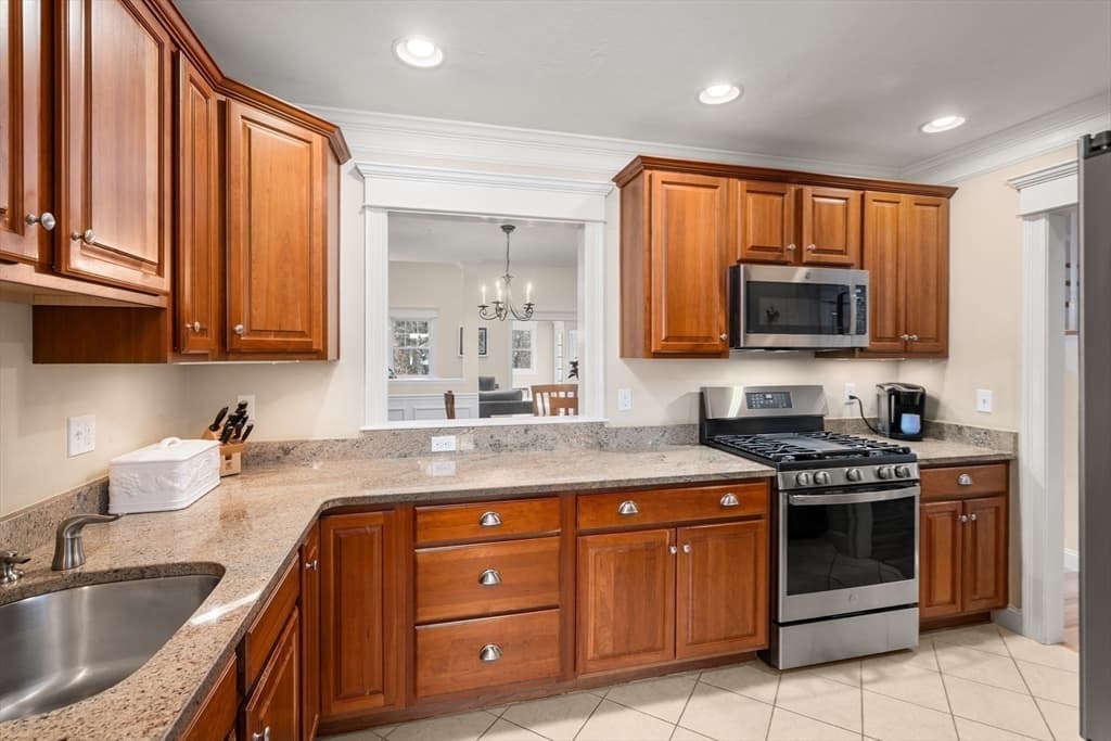 Condominium at 32 Old Framingham Rd # 41, Sudbury MA 01776, Sudbury, photo 2 of 27