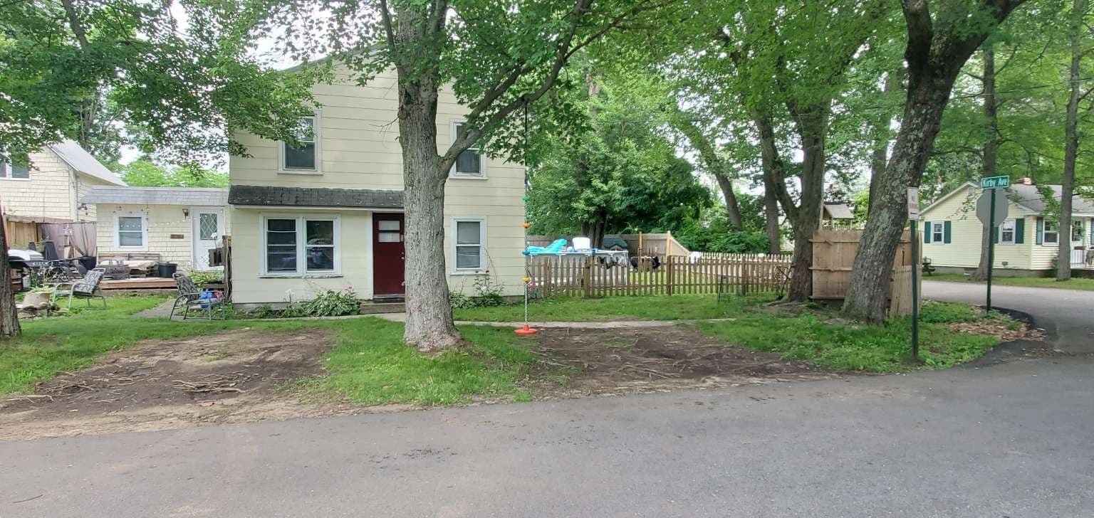 Multi Family at 19 Wallis Park, Lunenburg MA 01462, photo 2 of 18