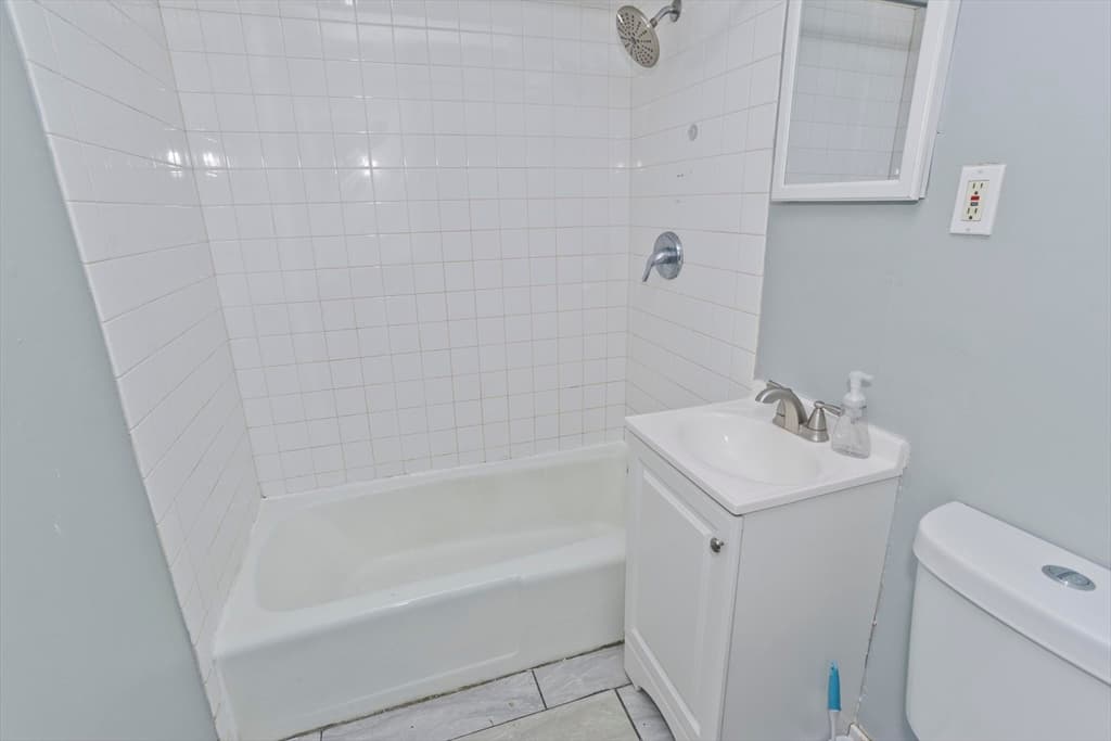 Condominium at 239 Glasgow St # 10, Fall River MA 02721, photo 12 of 24