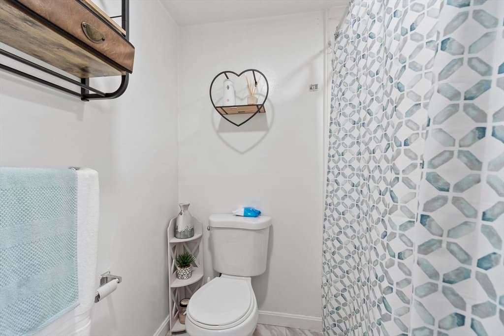 Duplex at 110-112 Everett St, Lawrence MA 01843, Lawrence, photo 23 of 42