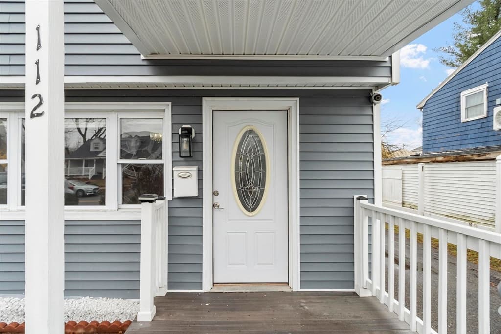 110-112 Everett St, Lawrence MA 01843