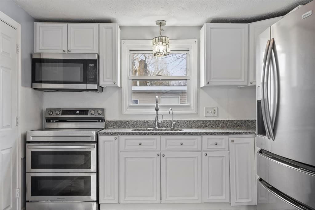 Duplex at 110-112 Everett St, Lawrence MA 01843, Lawrence, photo 30 of 42