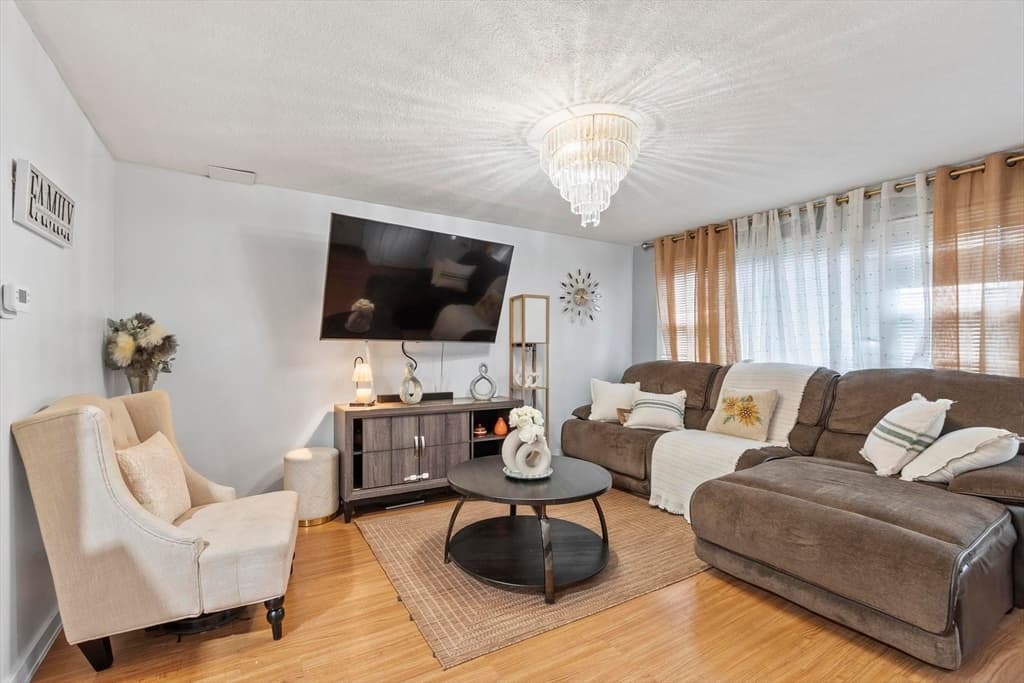 Duplex at 110-112 Everett St, Lawrence MA 01843, Lawrence, photo 15 of 42