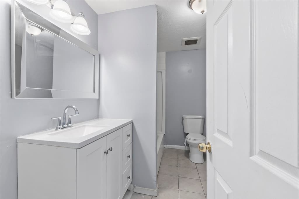 Duplex at 110-112 Everett St, Lawrence MA 01843, Lawrence, photo 39 of 42