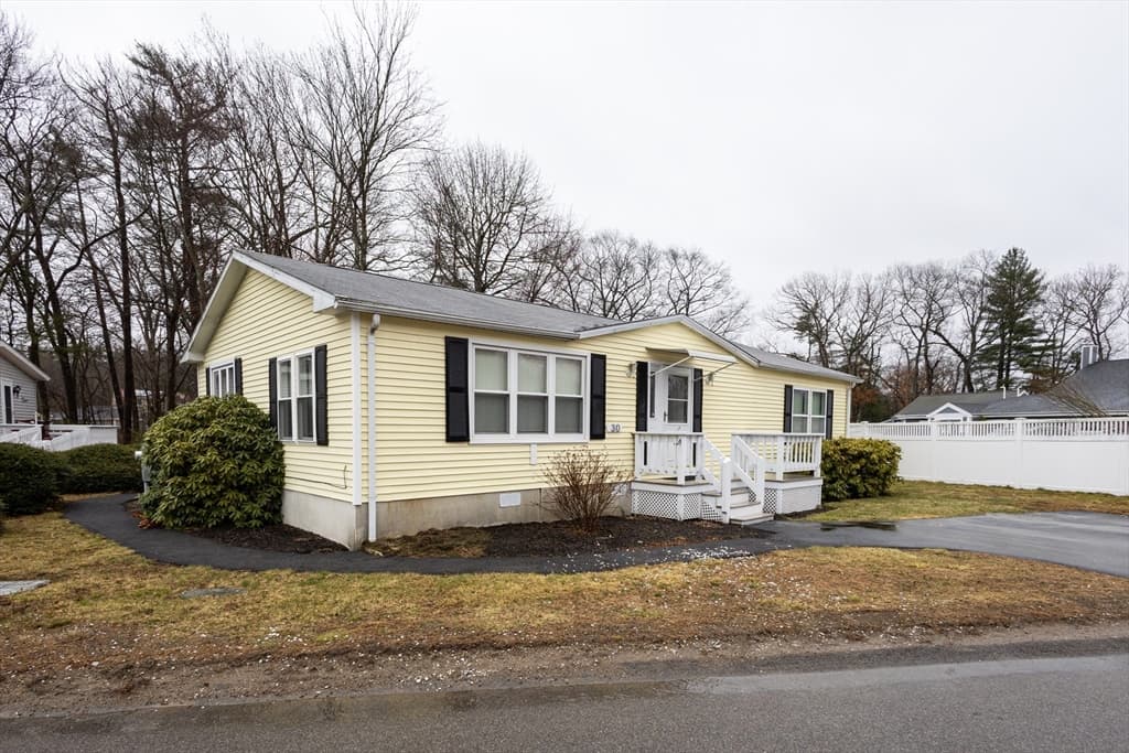 30 Leisurewood Drive, Rockland MA 02370 photo 2