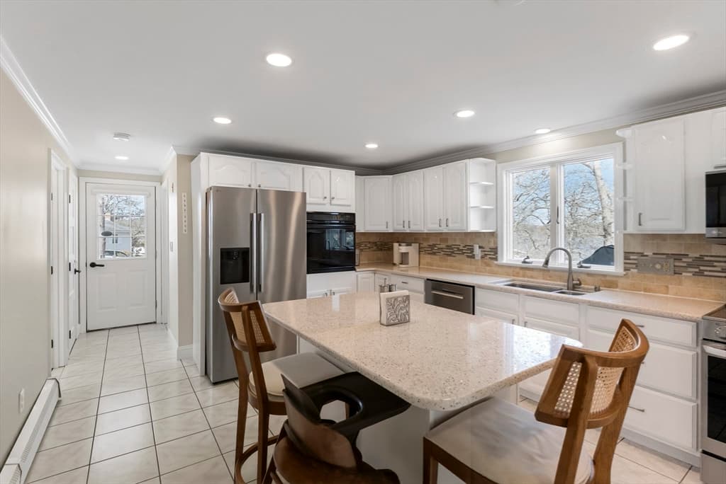 Single Family Residence at 29 Eagle Hill Drive, Plymouth MA 02360, photo 17 of 42