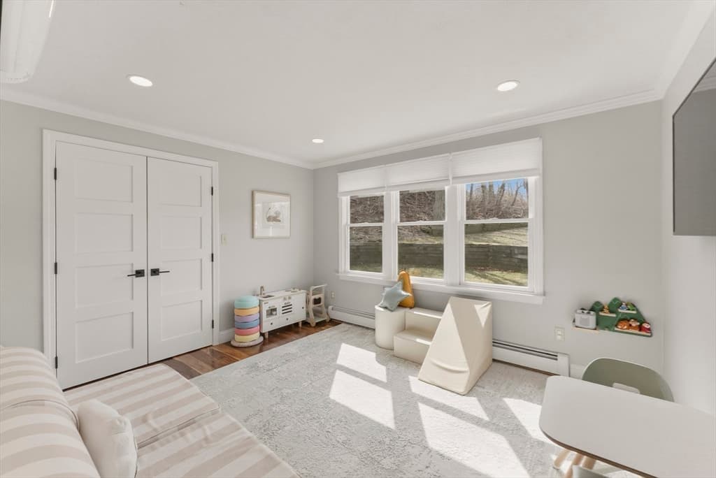 Single Family Residence at 29 Eagle Hill Drive, Plymouth MA 02360, photo 19 of 42