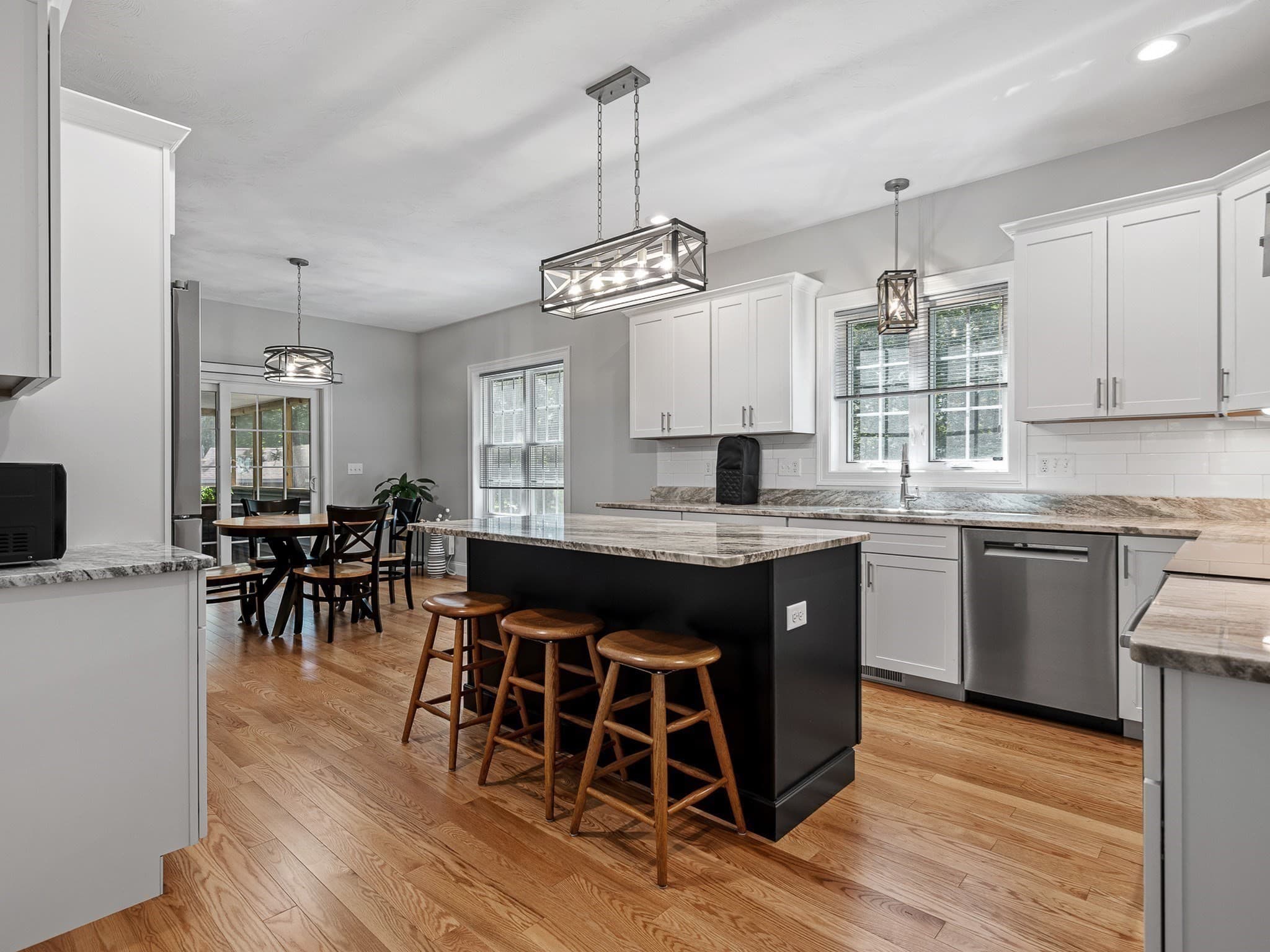 Single Family Residence at 85 East St, Uxbridge MA 01569, photo 9 of 42