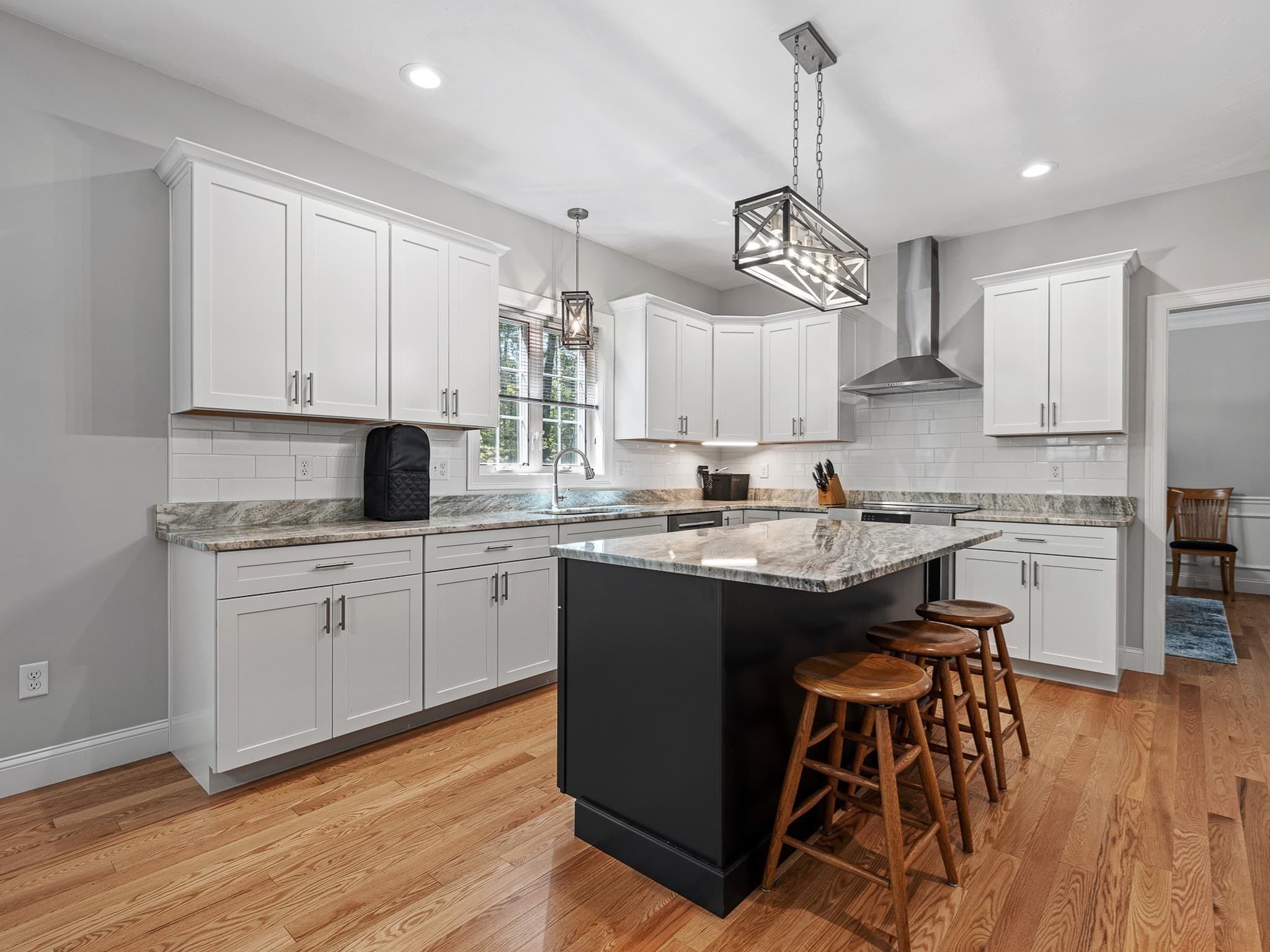 Single Family Residence at 85 East St, Uxbridge MA 01569, photo 10 of 42