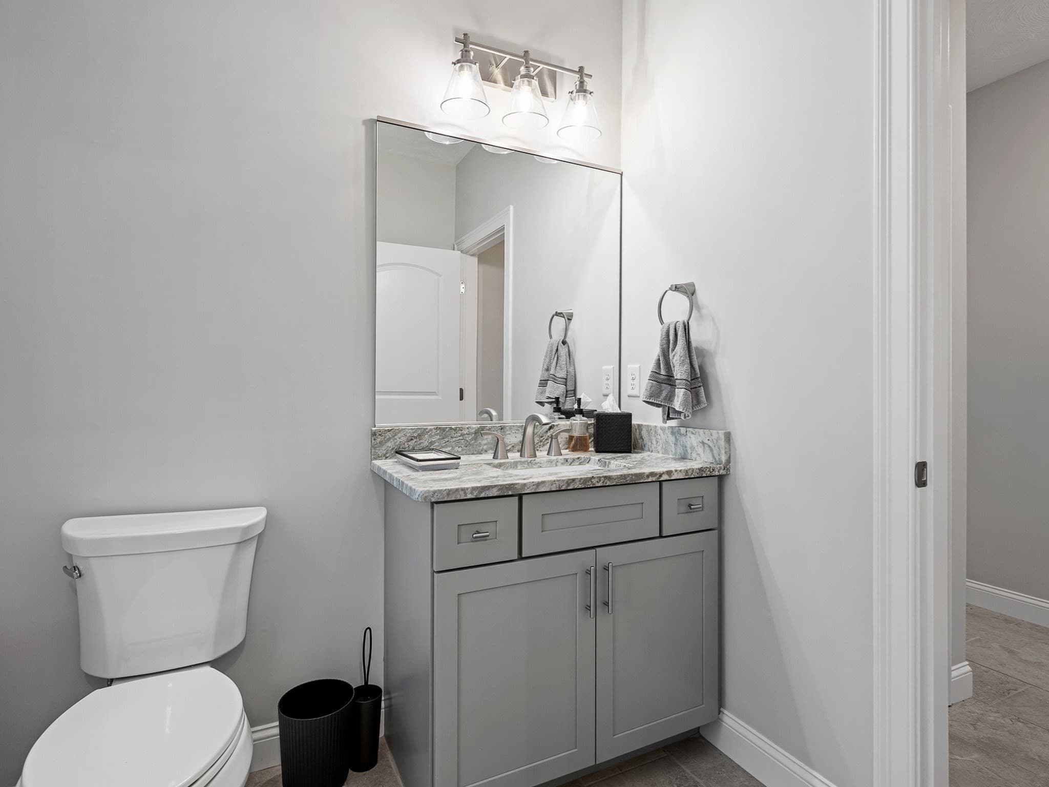Single Family Residence at 85 East St, Uxbridge MA 01569, photo 18 of 42